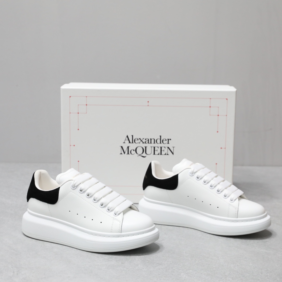 Alexander McQueen classic versatile sneakers couple shoes