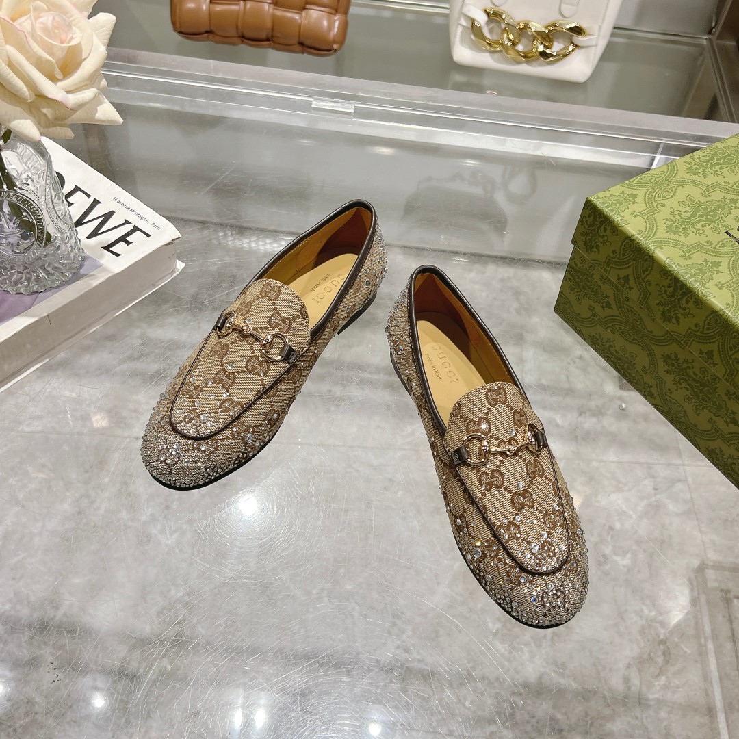 Gucci Jordaan collection with horseneck buckle loafers